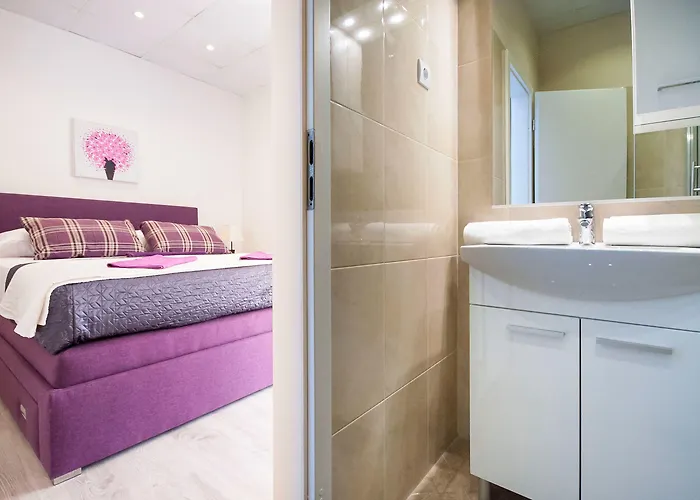 Pina And Lavender Apartman