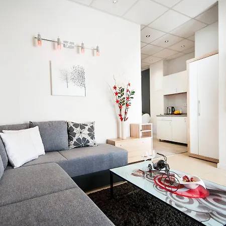 Pina And Lavender Apartment