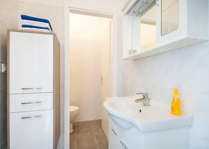 Pina And Lavender דירה